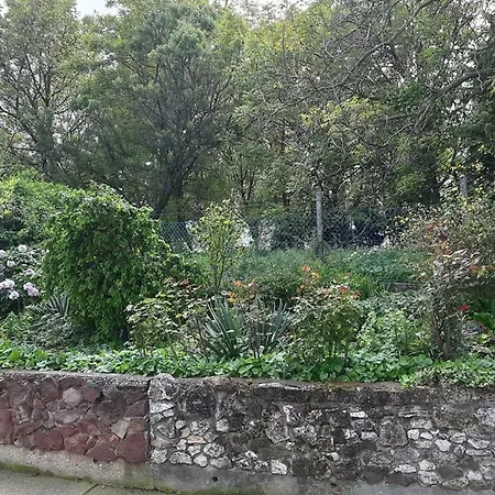 Πανσιόν Aleksa Lesencetomaj